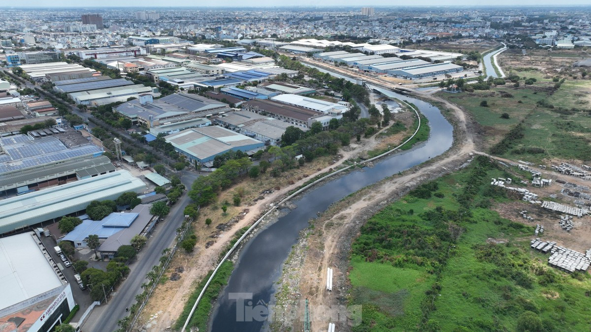 Chủ đầu tư dự án kênh Tham Lương - Bến Cát - rạch Nước Lên đã đề xuất bổ sung thêm nhiều công trình trên tuyến nhằm đồng bộ và đảm bảo phát huy hiệu quả đầu tư của dự án này.