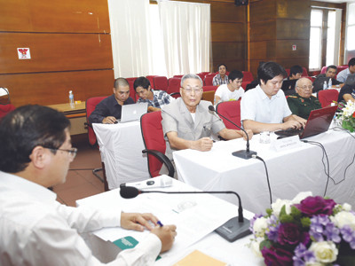 Tại buổi giao lưu trực tuyến về Đại tướng Võ Nguyên Giáp ngày 8/10/2013. ảnh: Như Ý