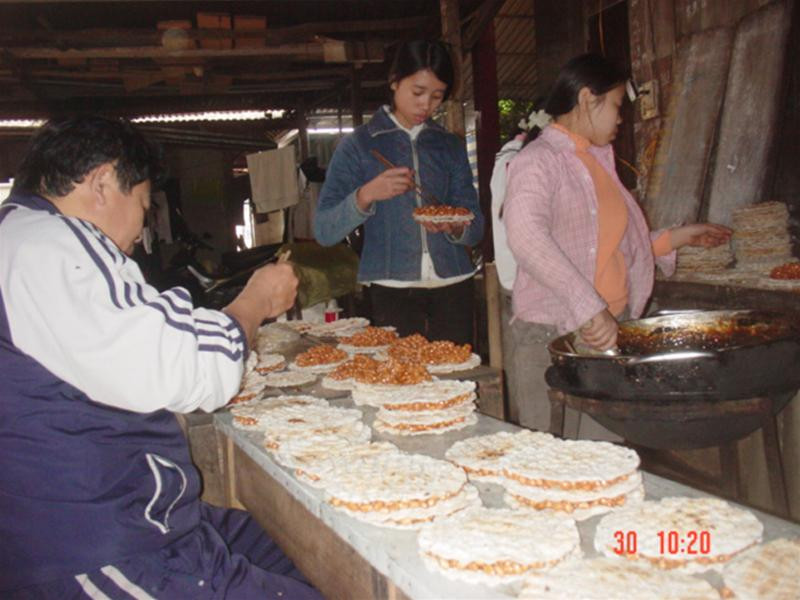 Cu Đơ Hà Tĩnh chính hiệu được sản xuất tại lò kẹo phường Đại Nài