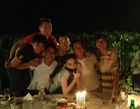 Bữa tiệc mừng sinh nhật Cường Đô La