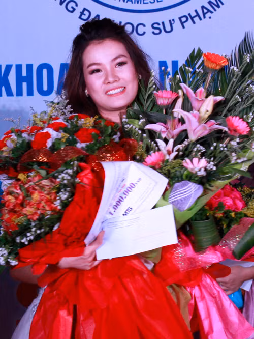 Á khôi 2 Đào Thị Hương