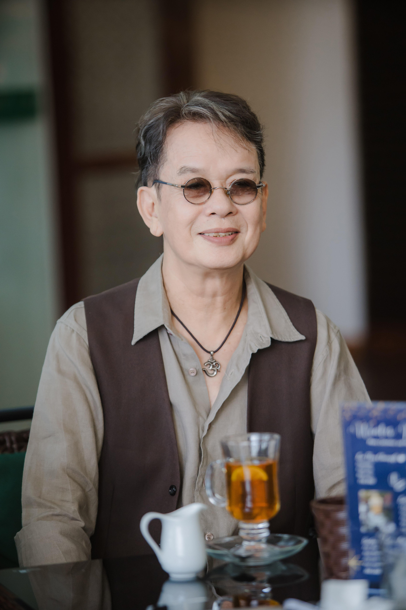 Nhạc sĩ Đức Huy: "Bây giờ tôi đang thực tập làm sao sống cho an bình. Mà muốn an bình, hạnh phúc cái tôi của mình nó phải nhỏ đi" Nhạc sĩ Đức Huy: "Bây giờ tôi đang thực tập làm sao sống cho an bình. Mà muốn an bình, hạnh phúc cái tôi của mình nó phải nhỏ đi"