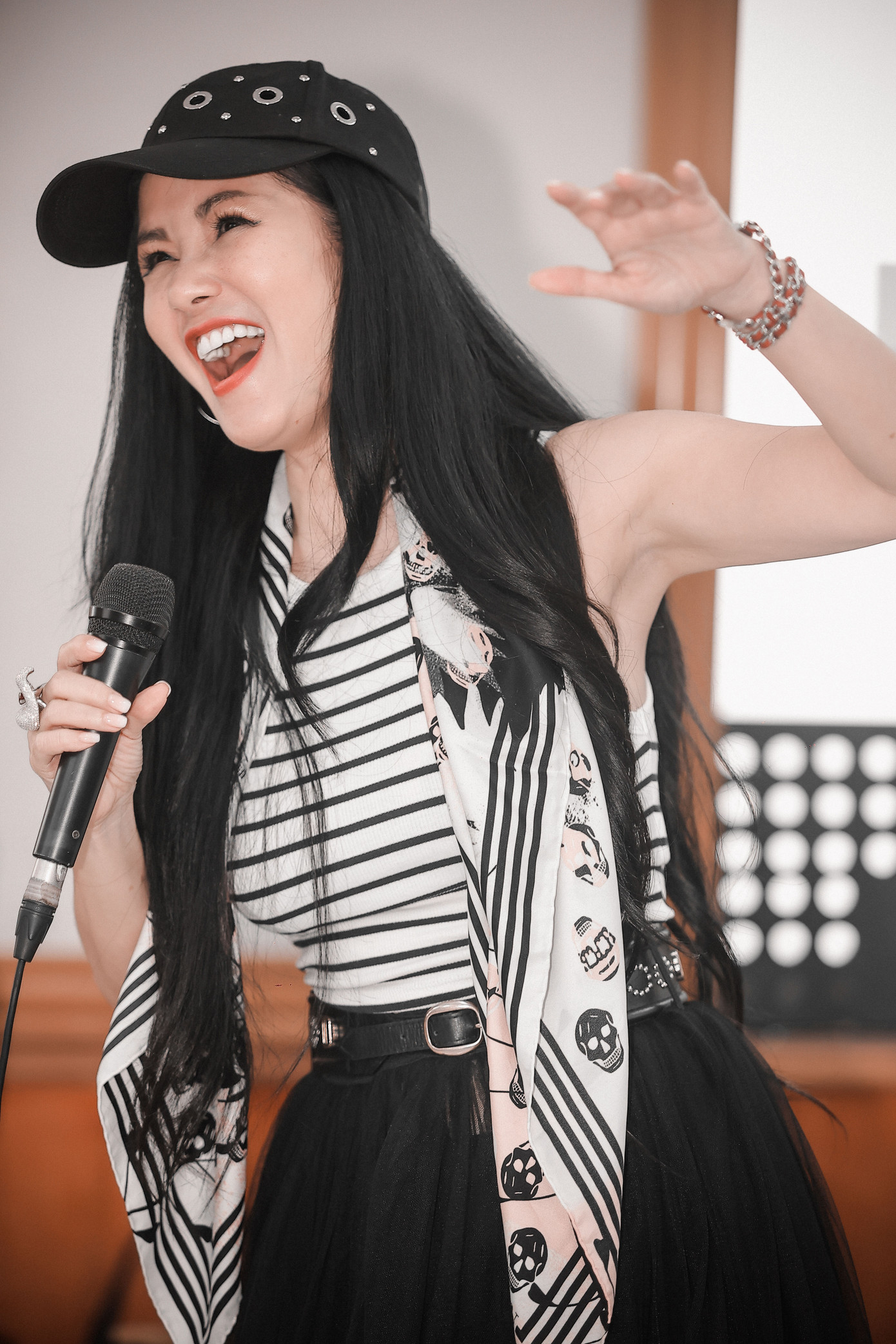 Chị cũng sẽ khoe với khán giả sáng tác mới.