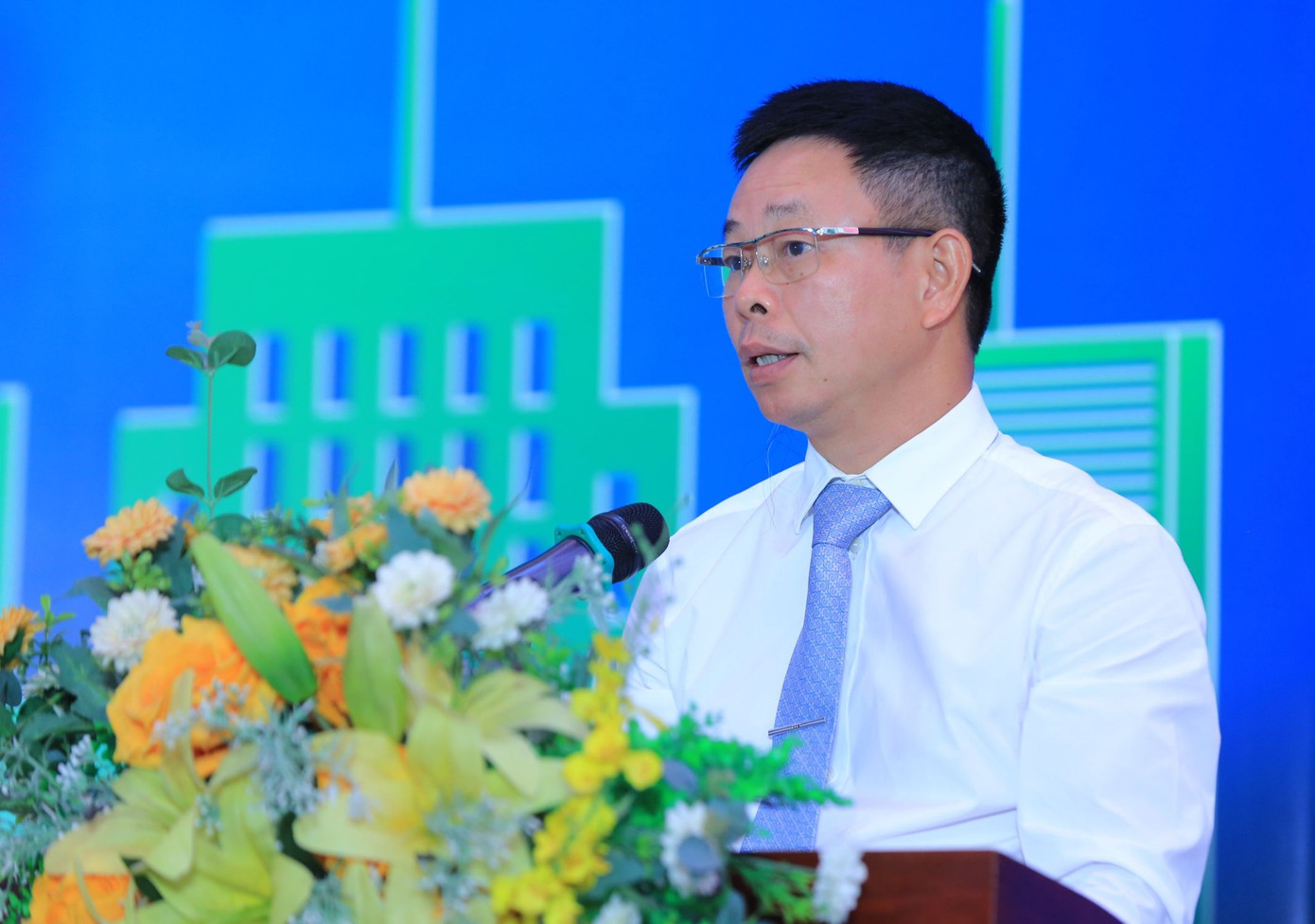 Nhà báo Phùng Công Sưởng, Phó Tổng biên tập phụ trách Báo Tiền Phong, Trưởng Ban chỉ đạo cuộc thi phát biểu.