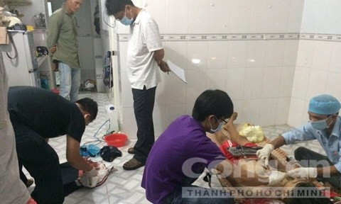 Phục kích đánh hội đồng, bị đối thủ đâm thủng tim ảnh 1