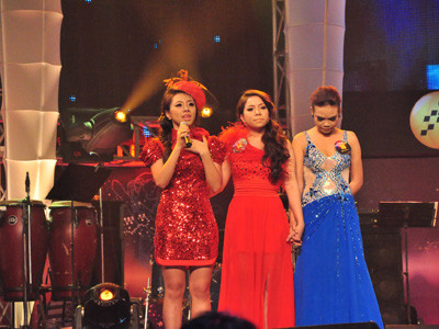 Lan Trinh (cầm mic) bị loại, tuần tới sẽ đến lượt ai?