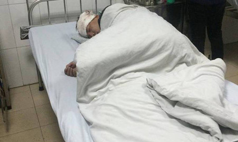 Vác dao, điếu cày hỗn chiến trước cổng chợ ảnh 2