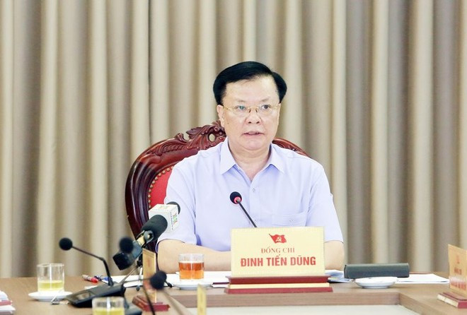 Bí thư Thành ủy Hà Nội Đinh Tiến Dũng tại phiên họp Bí thư Thành ủy Hà Nội Đinh Tiến Dũng tại phiên họp