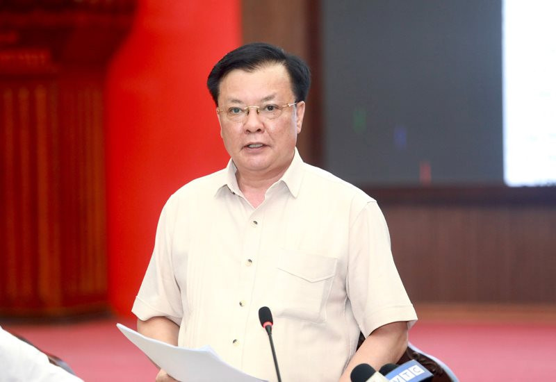 Bí thư Thành ủy Hà Nội Đinh Tiến Dũng phát biểu tại buổi làm việc