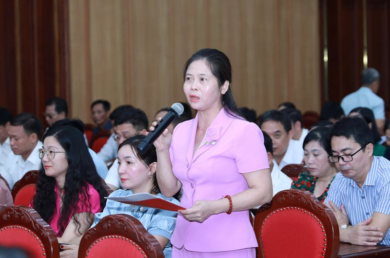 Cử tri huyện Chương Mỹ phát biểu tại hội nghị