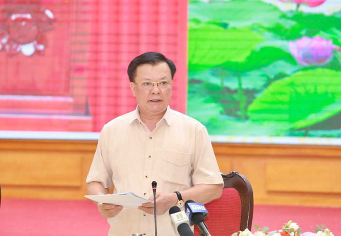 Bí thư Thành ủy Hà Nội Đinh Tiến Dũng phát biểu tại buổi làm việc với Quận ủy Hà Đông