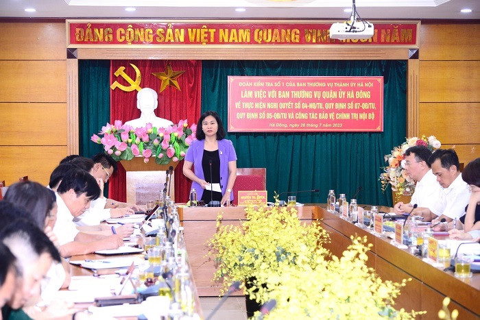 Phó Bí thư Thành ủy Hà Nội Nguyễn Thị Tuyến làm việc với Quận ủy Hà Đông