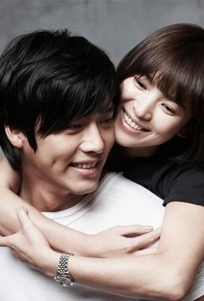 Song Hye Kyo và Hyun Bin từng yêu nhau ba năm. Tình yêu của cặp sao nổi tiếng xứ Hàn tan vỡ để lại nhiều tiếc nuối cho người hâm mộ