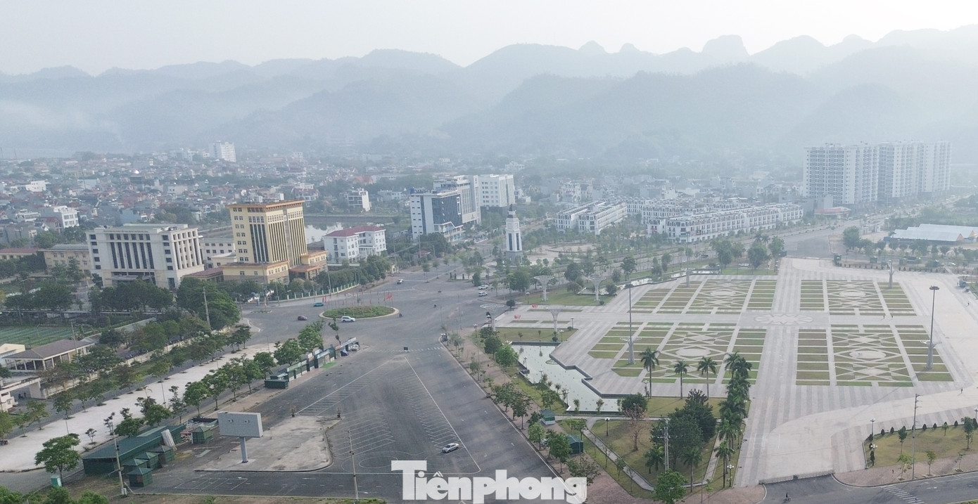 Một góc của TP. Hòa Bình, tỉnh Hòa Bình. Một góc của TP. Hòa Bình, tỉnh Hòa Bình.