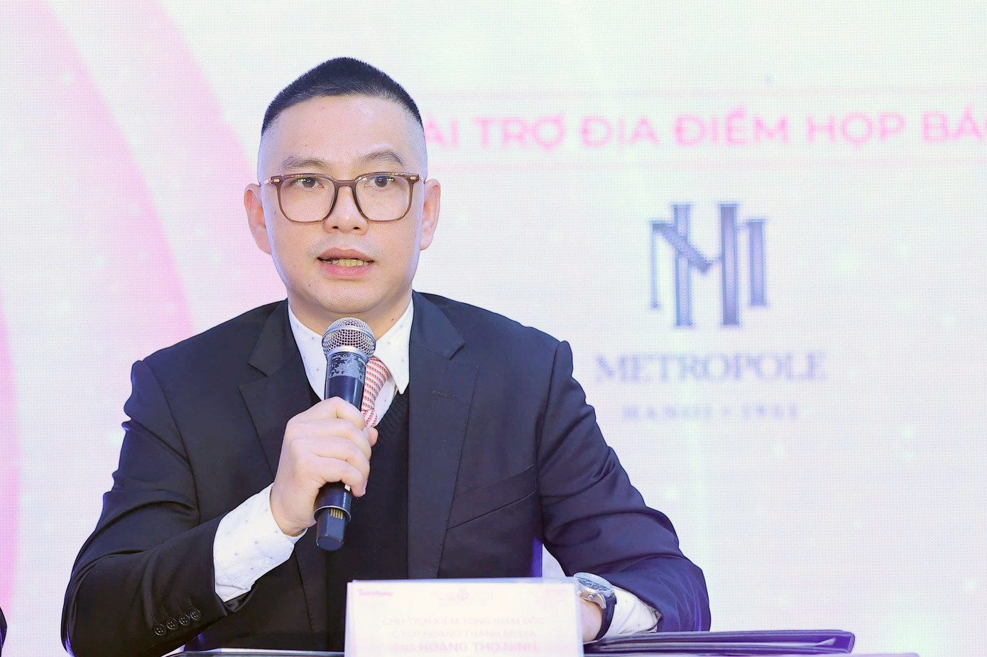 Ông Hoàng Thọ Ninh - Chủ tịch Hội đồng quản trị, kiêm Tổng giám đốc Hoàng Thành Media. Ông Hoàng Thọ Ninh - Chủ tịch Hội đồng quản trị, kiêm Tổng giám đốc Hoàng Thành Media.