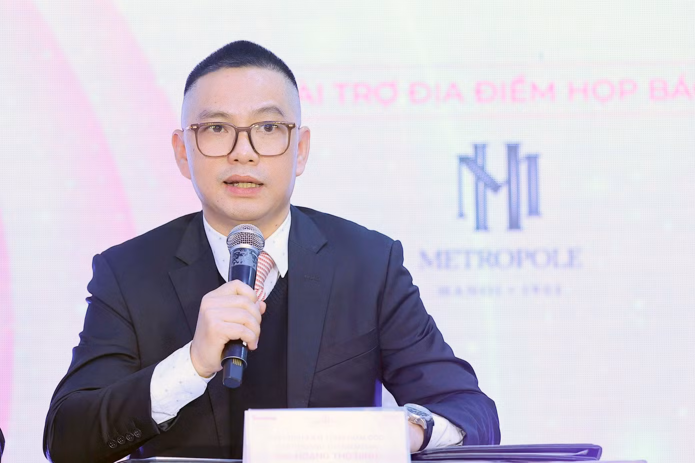 Ông Hoàng Thọ Ninh - Chủ tịch Hội đồng quản trị, kiêm Tổng giám đốc Hoàng Thành Media. Ông Hoàng Thọ Ninh - Chủ tịch Hội đồng quản trị, kiêm Tổng giám đốc Hoàng Thành Media.