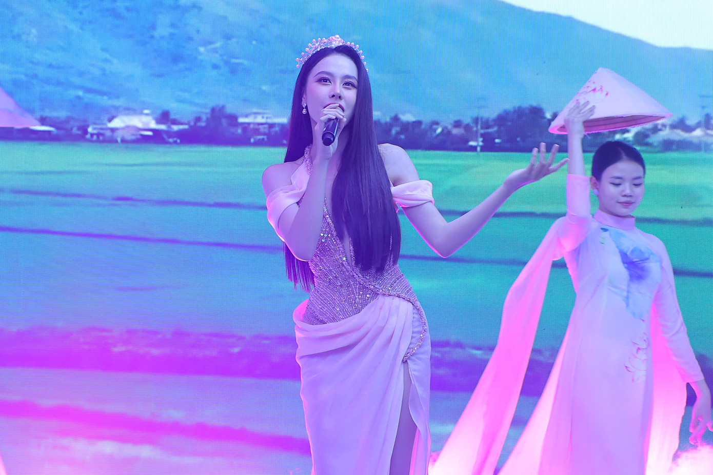 Khởi động cuộc thi Hoa hậu Việt Nam năm 2024: Rạng rỡ Việt Nam ảnh 21 Khởi động cuộc thi Hoa hậu Việt Nam năm 2024: Rạng rỡ Việt Nam ảnh 21