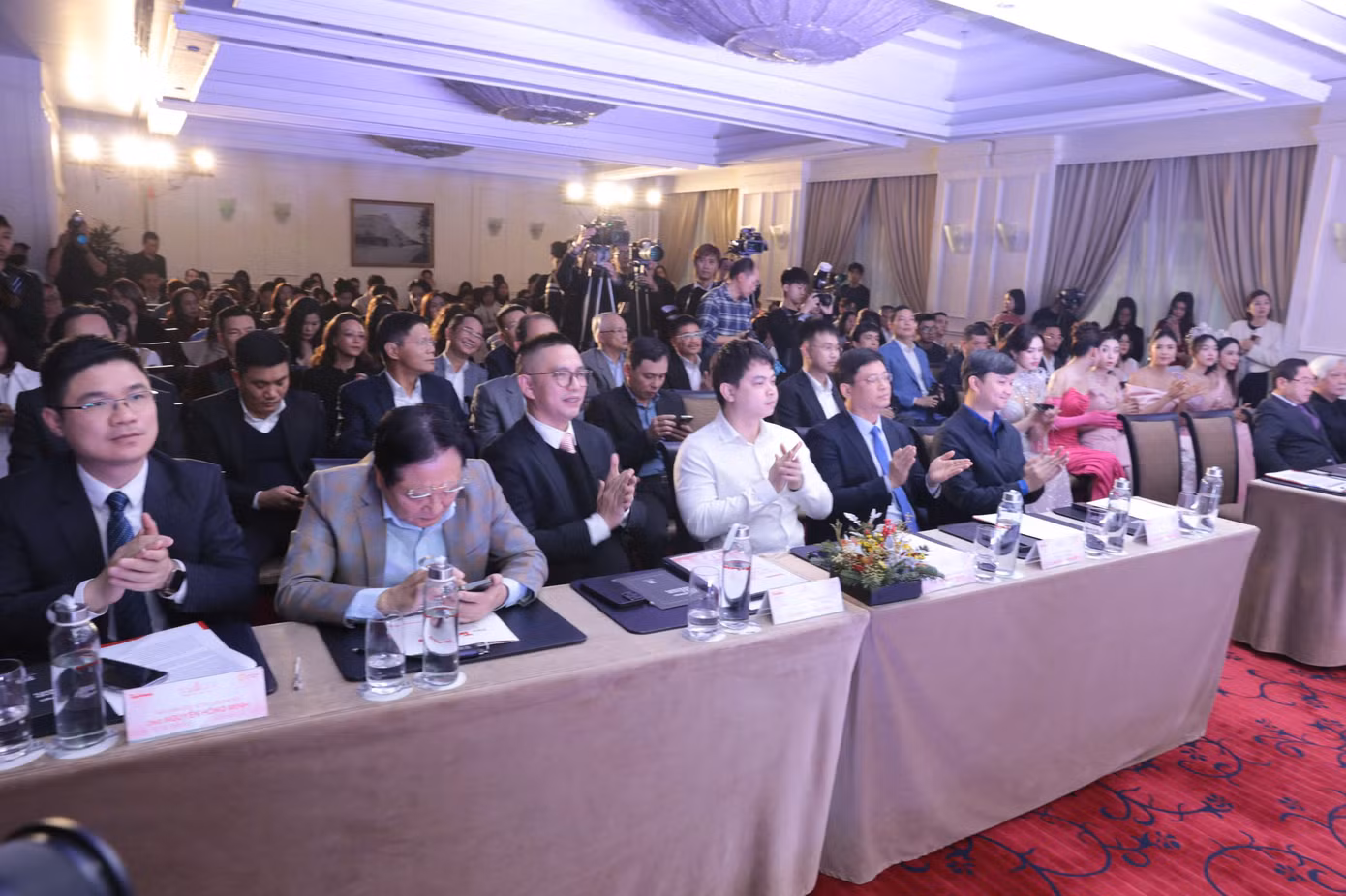 Khởi động cuộc thi Hoa hậu Việt Nam năm 2024: Rạng rỡ Việt Nam ảnh 26 Khởi động cuộc thi Hoa hậu Việt Nam năm 2024: Rạng rỡ Việt Nam ảnh 26