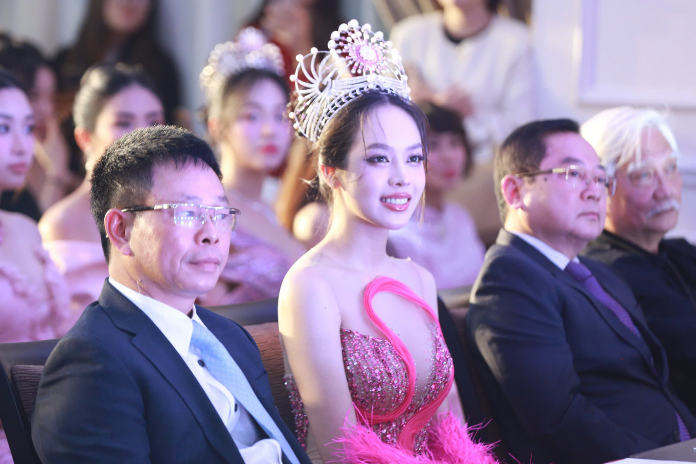 Khởi động cuộc thi Hoa hậu Việt Nam năm 2024: Rạng rỡ Việt Nam ảnh 25 Khởi động cuộc thi Hoa hậu Việt Nam năm 2024: Rạng rỡ Việt Nam ảnh 25