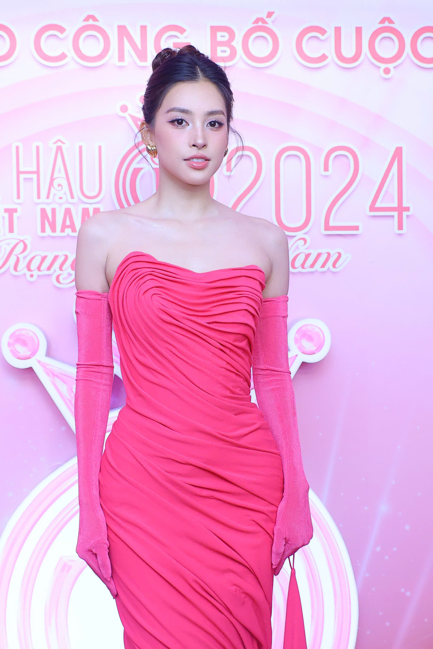 Hoa hậu Việt Nam năm 2018 Trần Tiểu Vy. Hoa hậu Việt Nam năm 2018 Trần Tiểu Vy.