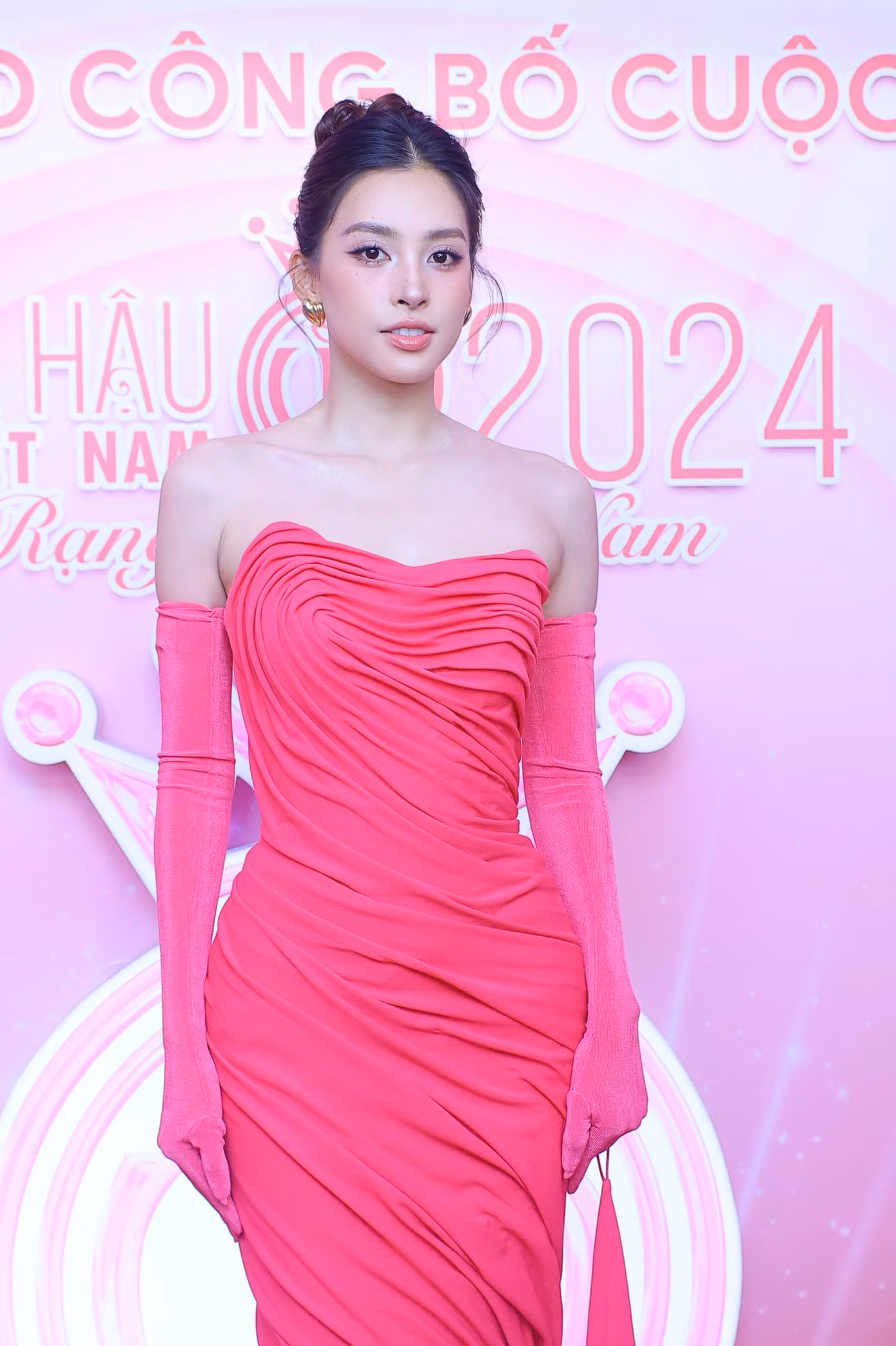 Hoa hậu Việt Nam năm 2018 Trần Tiểu Vy. Hoa hậu Việt Nam năm 2018 Trần Tiểu Vy.
