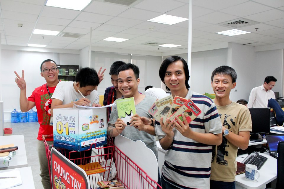 Mang sách đến Trường Sa. Mang sách đến Trường Sa