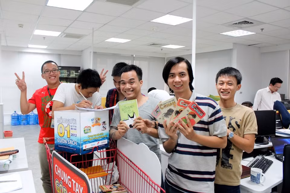 Mang sách đến Trường Sa