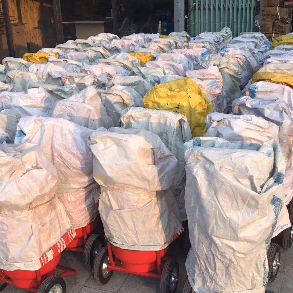 Thiết bị PCCC loại 24 đến 35kg khá phù hợp với cửa hàng, hộ kinh doanh. Ảnh: M.Đ