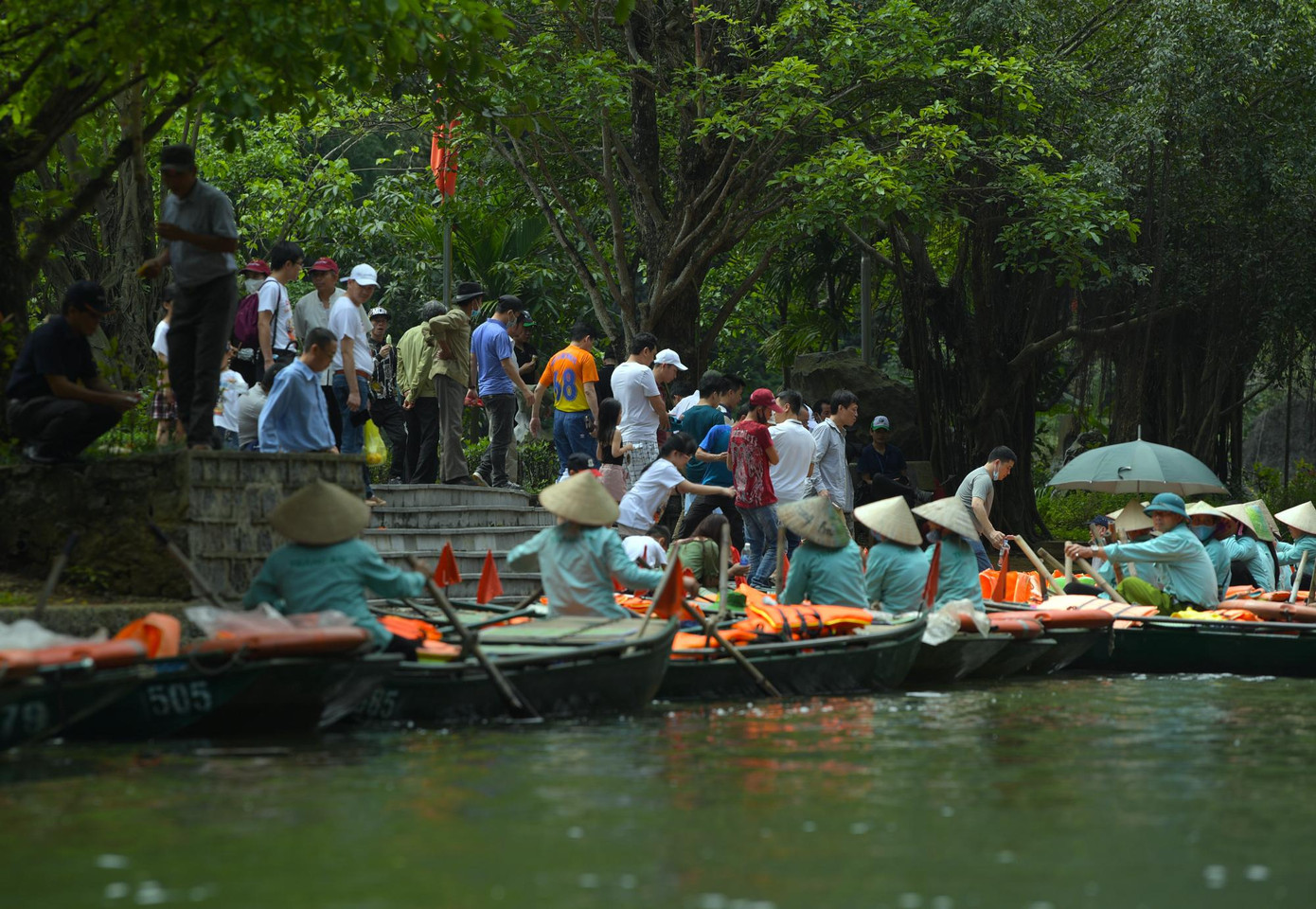 Khách trở lại bến thuyền Tràng An, Ninh Bình. Ảnh: Đ.H