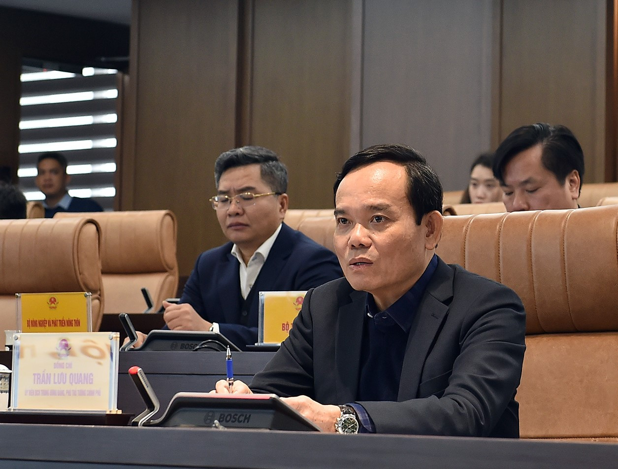 Phó Thủ tướng Trần Lưu Quang họp trực tuyến với 3 địa phương để tháo gỡ các khó khăn, vướng mắc.