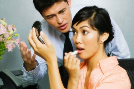  Một năm chỉ có một ngày giỗ họ, vậy nhưng mấy năm lấy nhau, anh chỉ về quê dự buổi giỗ được có một lần vì năm nào chị cũng viện cớ bận việc này việc khác để khỏi phải về. Ảnh minh họa. 