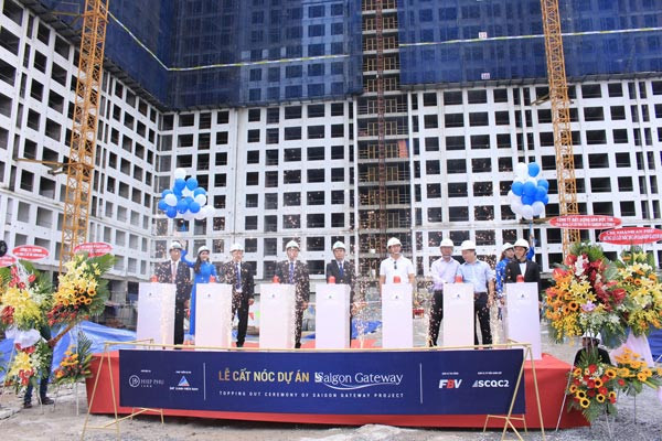 Đất Xanh Miền Nam cất nóc Saigon Gateway vượt tiến độ ảnh 2