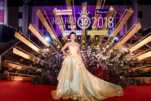 Nhìn lại những tác phẩm hoa T-Flowers sáng tạo riêng cho HHVN 2018 ảnh 10