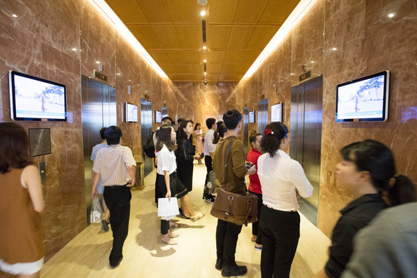 Quảng cáo truyền thông số thế hệ mới kênh TV & Poster tòa nhà ảnh 1