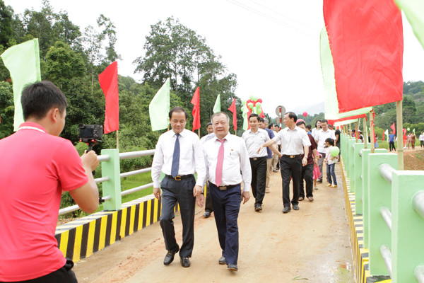 Công trình mới mang lại cuộc sống tốt hơn cho người dân xã Bình Thuận ảnh 2