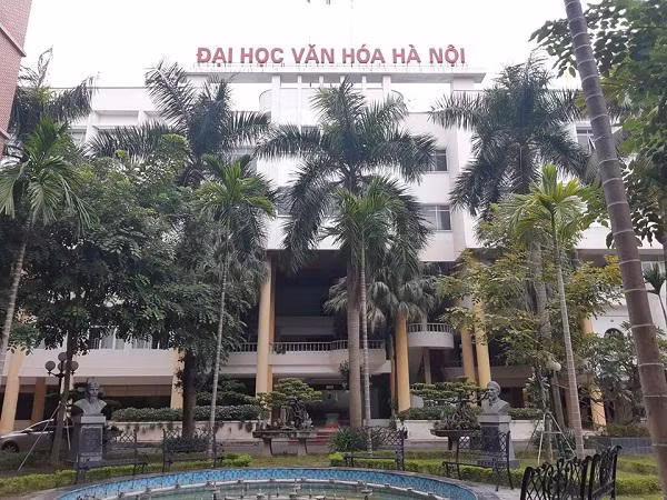 Nữ sinh ném con ở chung cư Linh Đàm: Yêu nhưng mà khổ... ảnh 1