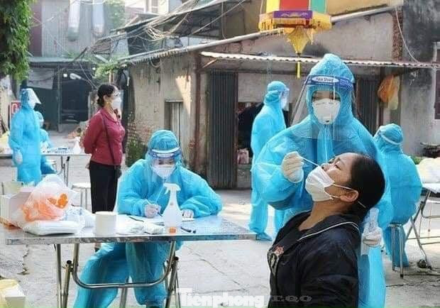 Bình quân mỗi ngày xuất hiện hơn 40 ca mắc mới tại Nam Định - Ảnh: Hoàng Long