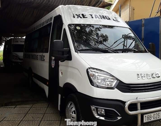 Công ty Hoàng Long chưa khai báo thuế với dịch vụ xe chở khách, xe tang nhưng đã đi vào hoạt động - Ảnh: Hoàng Long Công ty Hoàng Long chưa khai báo thuế với dịch vụ xe chở khách, xe tang nhưng đã đi vào hoạt động - Ảnh: Hoàng Long