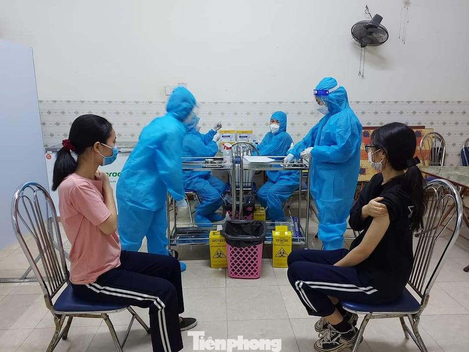 Nam Định huy động tổng lực y tế, đặt mục tiêu tiêm phòng cho trẻ em từ 12 đến 17 tuổi đạt 95% - Ảnh: LTN