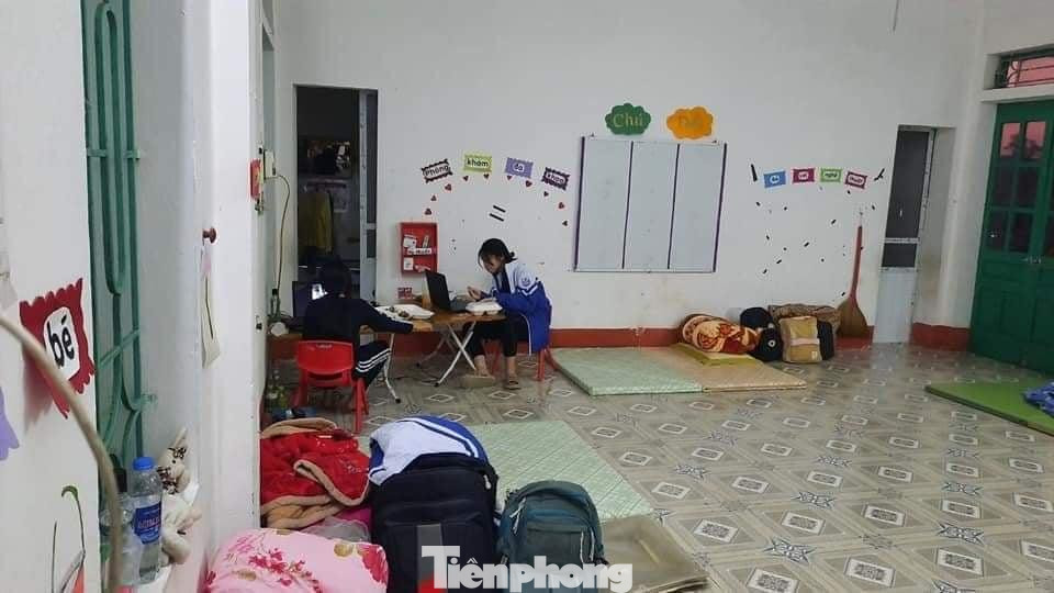 Nhiều trường học tại Nam Định phải đóng cửa, học sinh phải đi cách ly vì liên quan COVID-19 - Ảnh: Hoàng Long