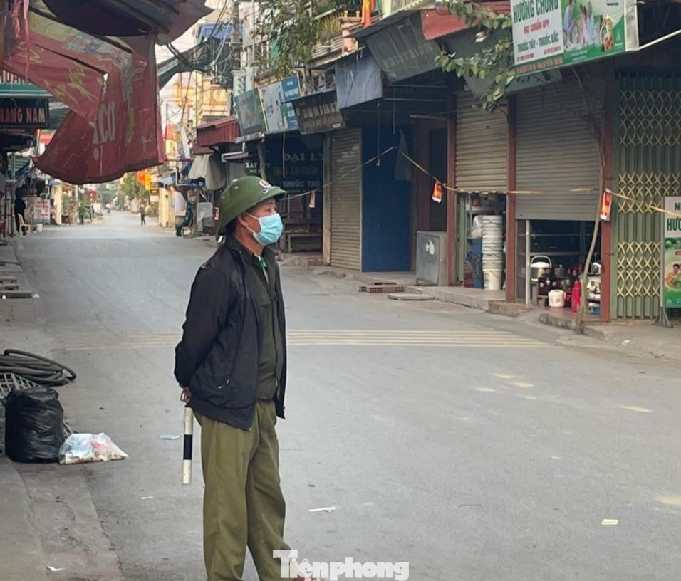 Ổ dịch tại xã Thành Lợi (huyện Vụ bản, Nam Định) lan đến trường học và nhiều khu dân cư - Ảnh: Hoàng Long Ổ dịch tại xã Thành Lợi (huyện Vụ bản, Nam Định) lan đến trường học và nhiều khu dân cư - Ảnh: Hoàng Long