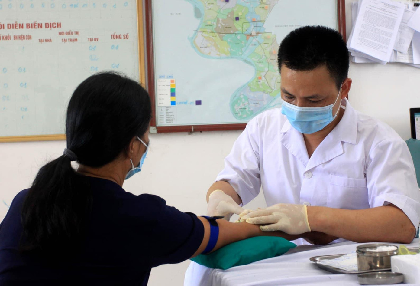 CẬP NHẬT DỊCH 18/8: 4 lãnh đạo ở TPHCM bị xử lý vì lơ là chống dịch COVID-19 ảnh 5