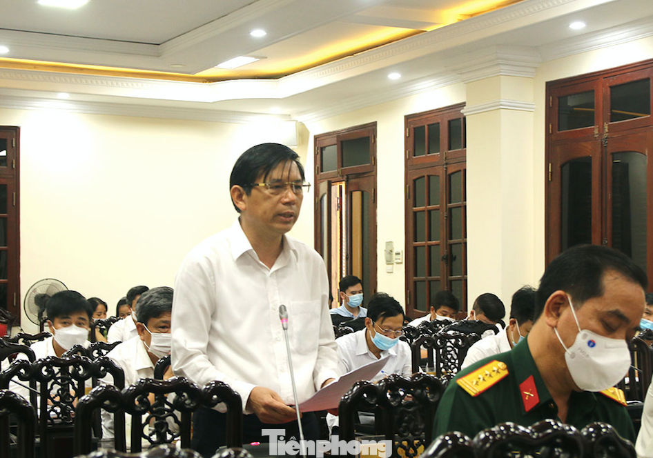 Phó Chủ tịch UBND tỉnh Hà Nam Trần Xuân Dưỡng xác nhận tỉnh này sẽ triển khai phương án đón công dân của tỉnh từ TP Hồ Chí Minh về quê bằng tàu hoả - Ảnh: Hoàng Long Phó Chủ tịch UBND tỉnh Hà Nam Trần Xuân Dưỡng xác nhận tỉnh này sẽ triển khai phương án đón công dân của tỉnh từ TP Hồ Chí Minh về quê bằng tàu hoả - Ảnh: Hoàng Long