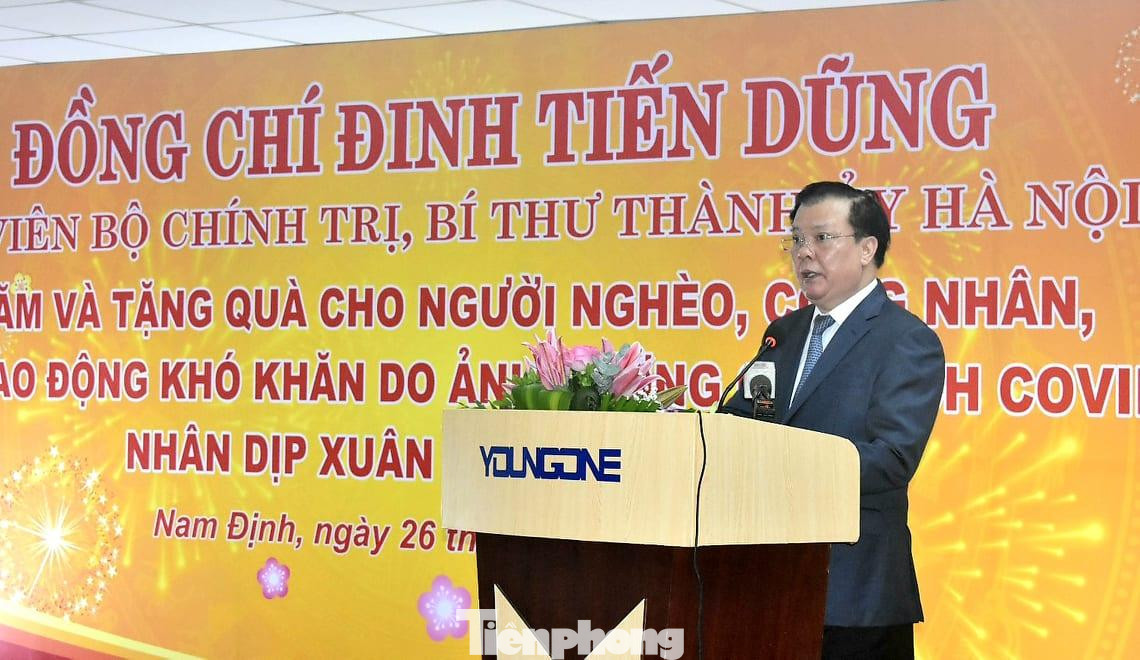 Ủy viên Bộ Chính trị, Bí thư Thành uỷ Hà Nội Đinh Tiến Dũng