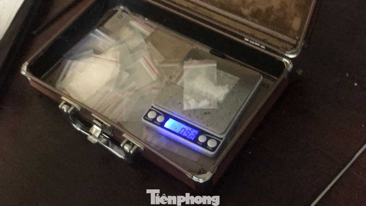 Công an thu giữ nhiều tang vật trộm cắp va ma tuý - Ảnh: HoàngLong Công an thu giữ nhiều tang vật trộm cắp va ma tuý - Ảnh: HoàngLong