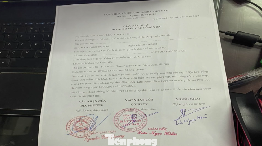 Giấy đi đường giả do Lưu Ngọc Hiền tự chế