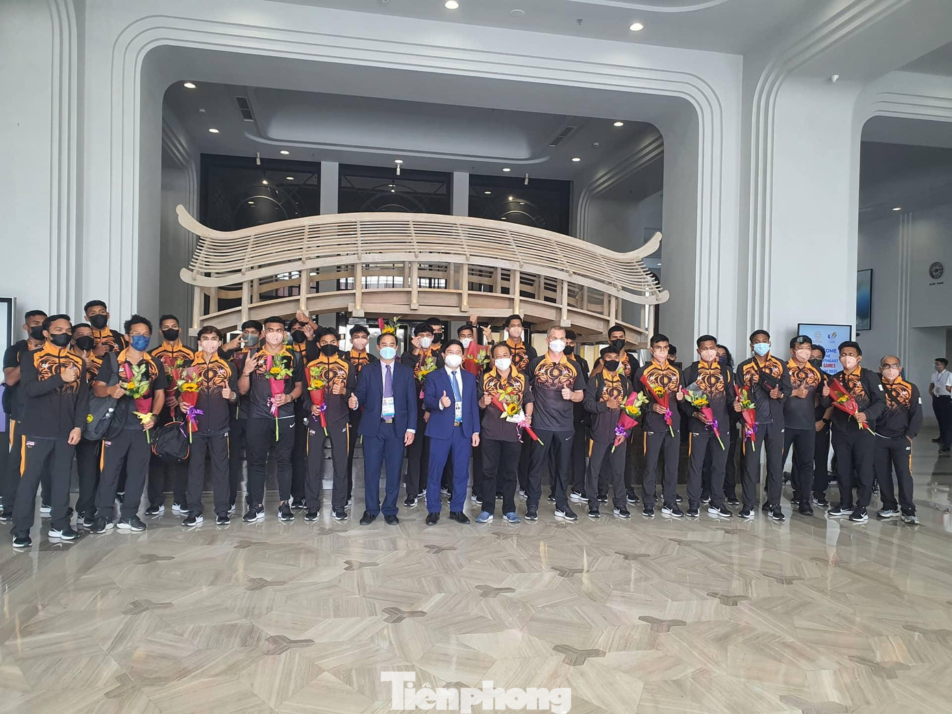 Đến 15 giờ chiều nay, 4/5, các đội bóng Campuchia, Singapo, Malaysia đã có mặt ở Nam Định để tham dự SEA Games 31 - Ảnh: Hoàng Long