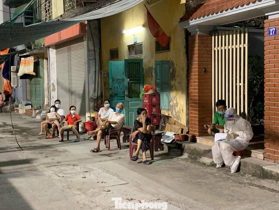 Dịch COVID-19 lan rộng, tăng nhanh tại tỉnh Hà Nam - Ảnh: Hoàng Long