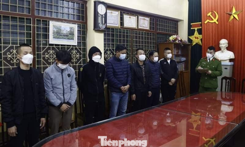 & đối tượng tham gia đường dây lô đề bị bắt, tạm giữ hình sự - Ảnh: Hoàng Long & đối tượng tham gia đường dây lô đề bị bắt, tạm giữ hình sự - Ảnh: Hoàng Long