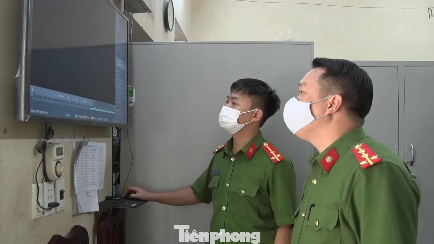 Công an Hà Nam trích xuất camera để tìm hiểu lịch trình của người phụ nữ mắc COVID-19 - Ảnh: Hoàng Long